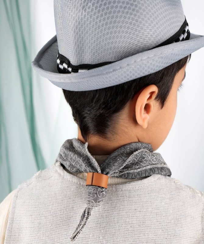 طقم 3 قطع رصاصي بيج مع قبعة